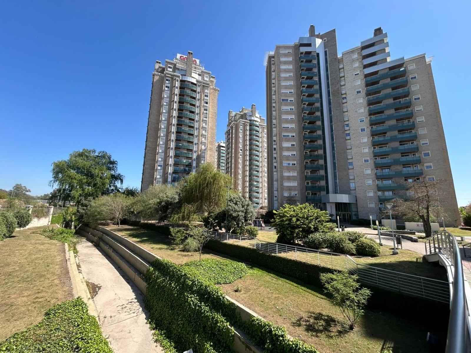 Excepcional Departamento En Piso 18 En Zona Norte De Capital Con Una Vista Inigualable En Barrio Privado Alto Sol Apartment Cordoba